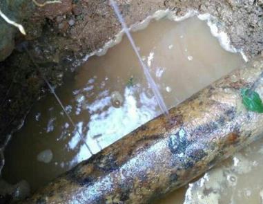 莱阳楼顶渗水维修公司分享下地暖漏水的原因及检测方法。